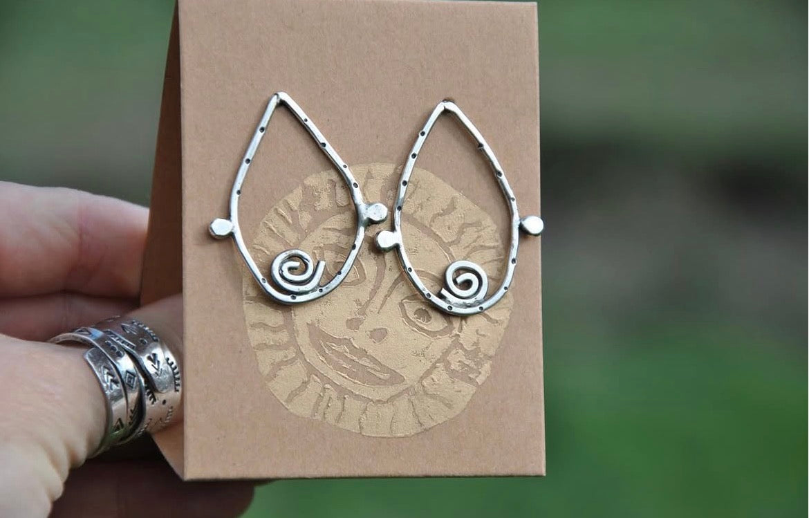 Swirl hoop stud earring