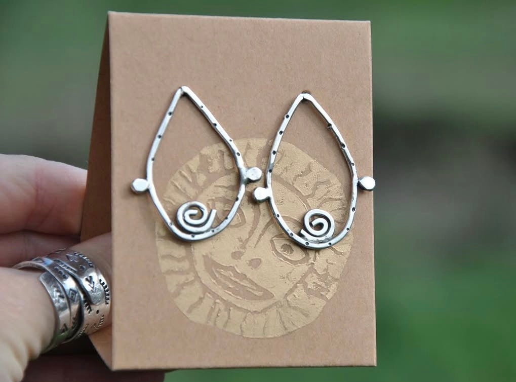 Swirl hoop stud earring