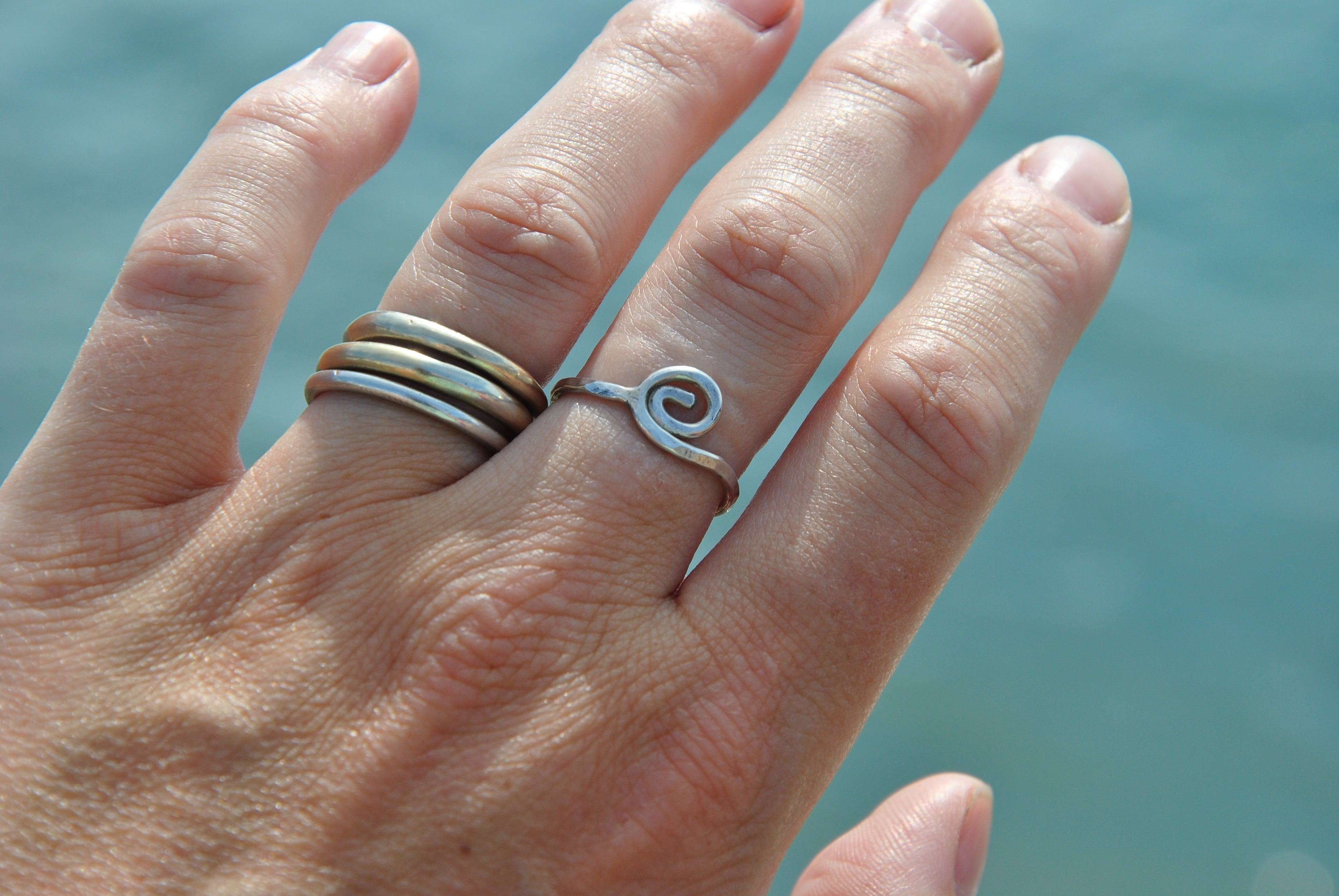 Rolling wave 1.5mm ring